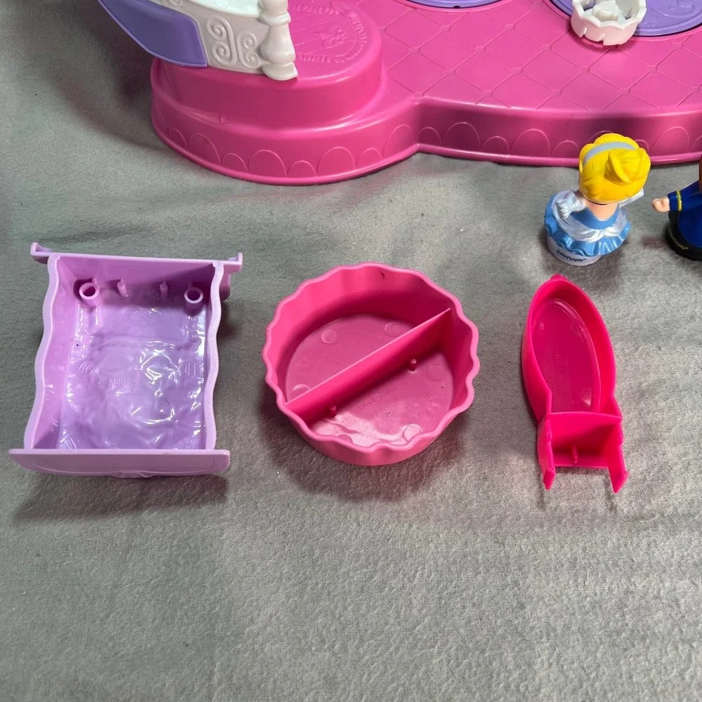 Fisher-Price Little People‎ Disney Princess Musical Dancing Palace 2014 WORKS